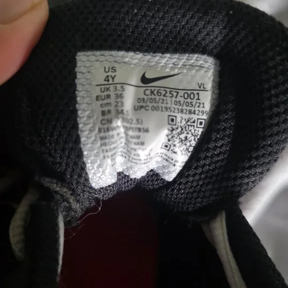 Big Girls softball turf shoes Nike size 4 - Picture 5 of 5